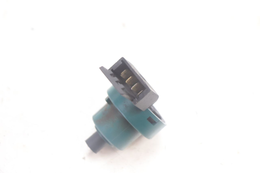 photo de INTERRUPTOR PIAGGIO LIBERTY 50 (1998 - 2003) - Otra perspectiva