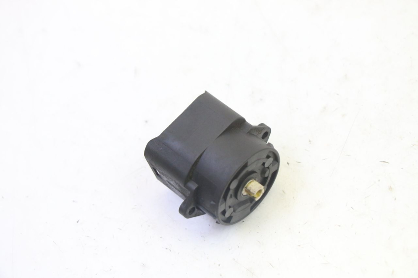 photo de INTERRUPTOR PIAGGIO MP3 125 (2006 - 2014) - Vista principal