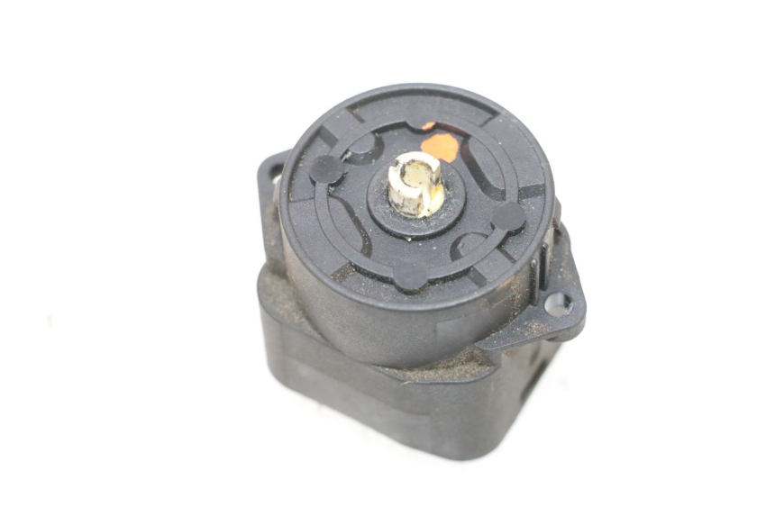 photo de INTERRUPTOR PIAGGIO MP3 RL 250 (2006 - 2010) - Otra perspectiva