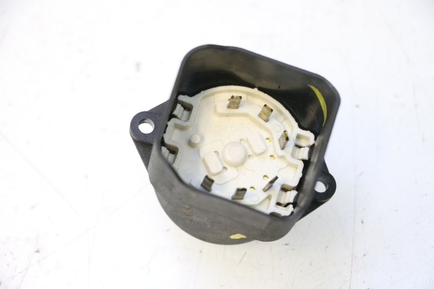 photo de INTERRUPTOR PIAGGIO MP3 500 (2011 - 2015) - Zoom estado de uso