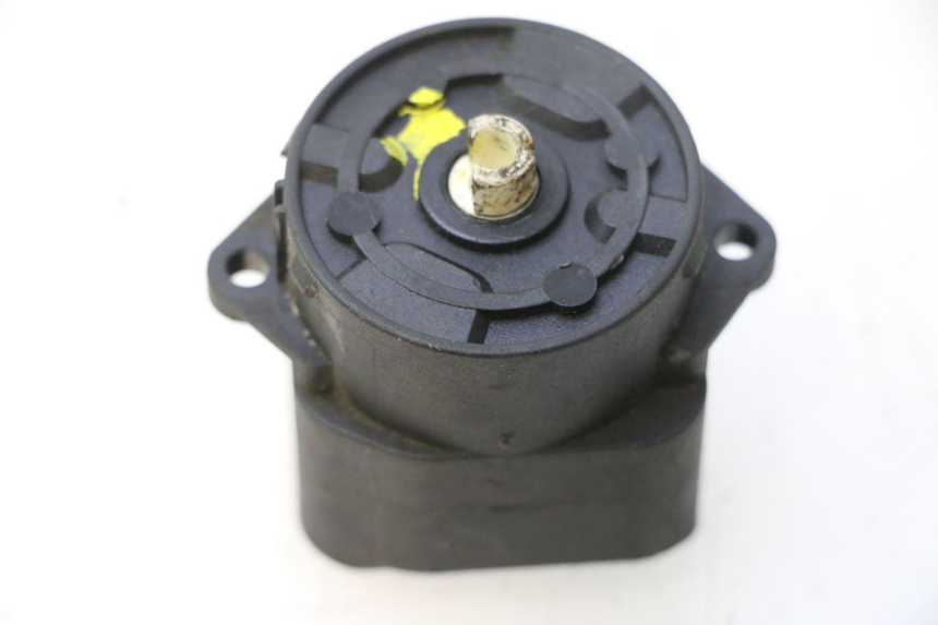 photo de INTERRUPTOR PIAGGIO MP3 500 (2011 - 2015) - Primer plano técnico
