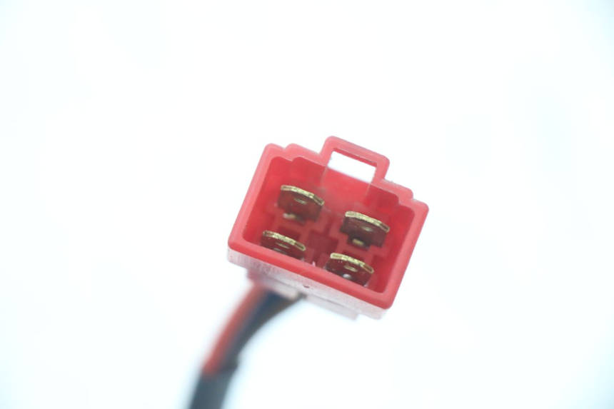 photo de INTERRUPTOR YAMAHA NEOS NEO'S 4T 50 (2008 - 2016) - Primer plano técnico