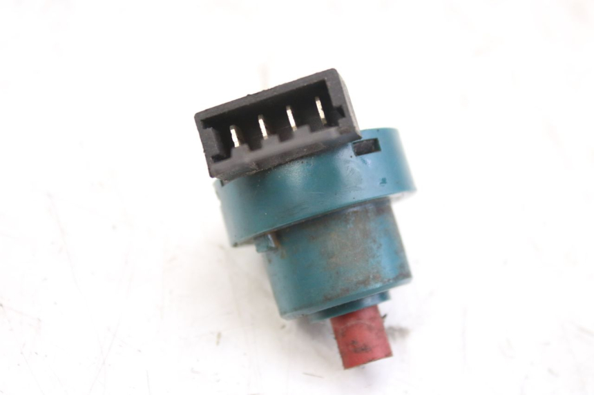 photo de INTERRUPTOR DE ENCENDIDO PIAGGIO NEW TYPHOON 50 (2018 - 2021) - Zoom estado de uso