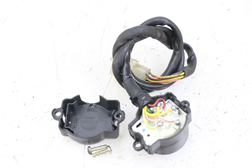 photo de INTERRUPTOR MOTO GUZZI NORGE 8V GT 1200 (2011 - 2016) - Detalle de la pieza