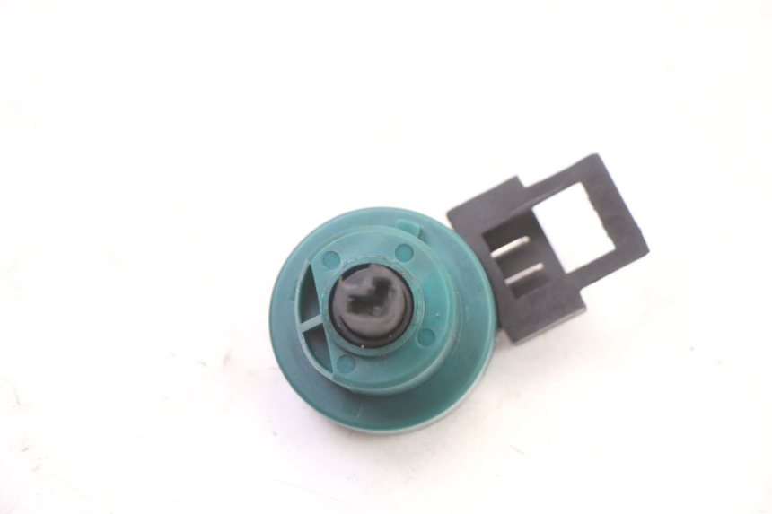 photo de INTERRUPTOR PIAGGIO NRG POWER PUREJET 50 (2018 - 2021) - Zoom estado de uso