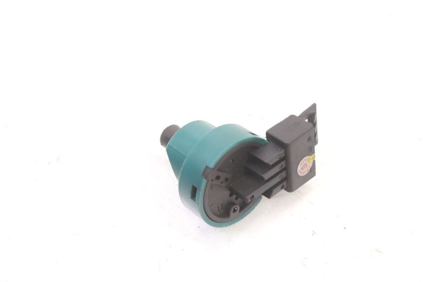 photo de INTERRUPTOR PIAGGIO NRG POWER PUREJET 50 (2018 - 2021) - Otra perspectiva