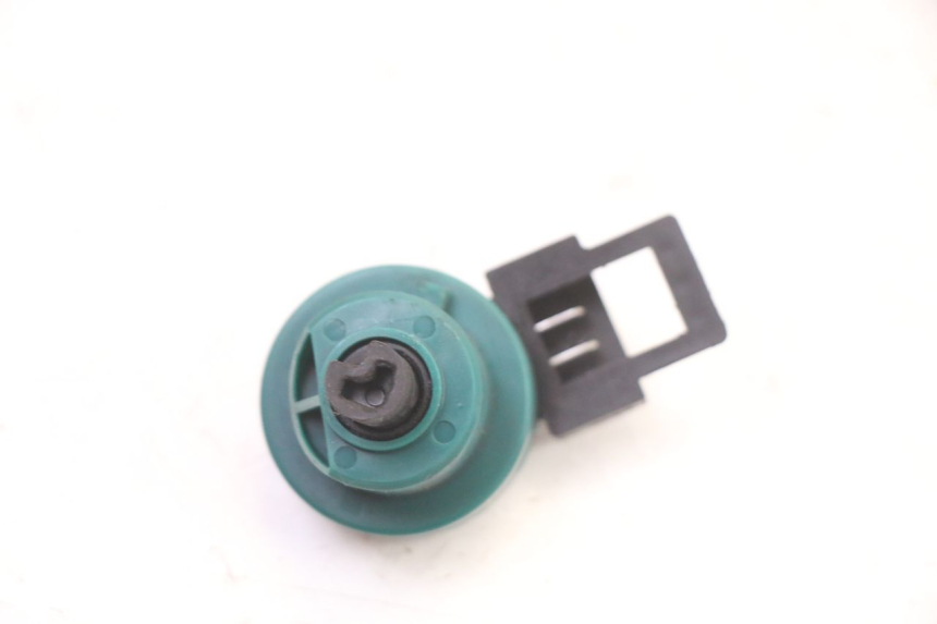 photo de INTERRUPTOR PIAGGIO NRG POWER PUREJET 50 (2018 - 2021) - Otra perspectiva