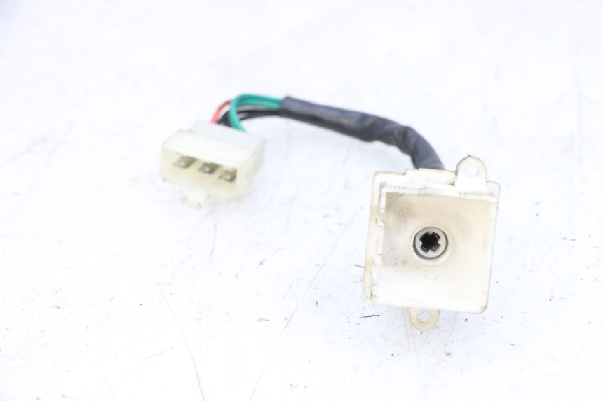 photo de INTERRUPTOR DE ENCENDIDO. SYM ORBIT III 3 4T 50 (2018 - 2021) - Primer plano técnico