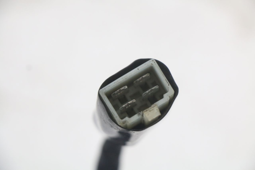 photo de INTERRUPTOR DE ENCENDIDO. PEUGEOT KISBEE 2T 50 (2010 - 2017) - Primer plano técnico