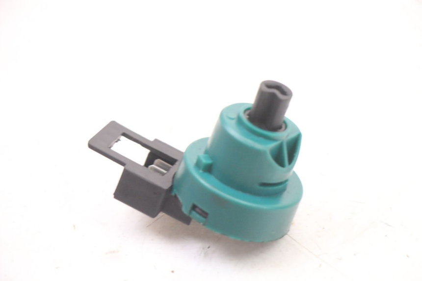 photo de INTERRUPTOR PIAGGIO NRG POWER PUREJET 50 (2018 - 2021) - Zoom estado de uso