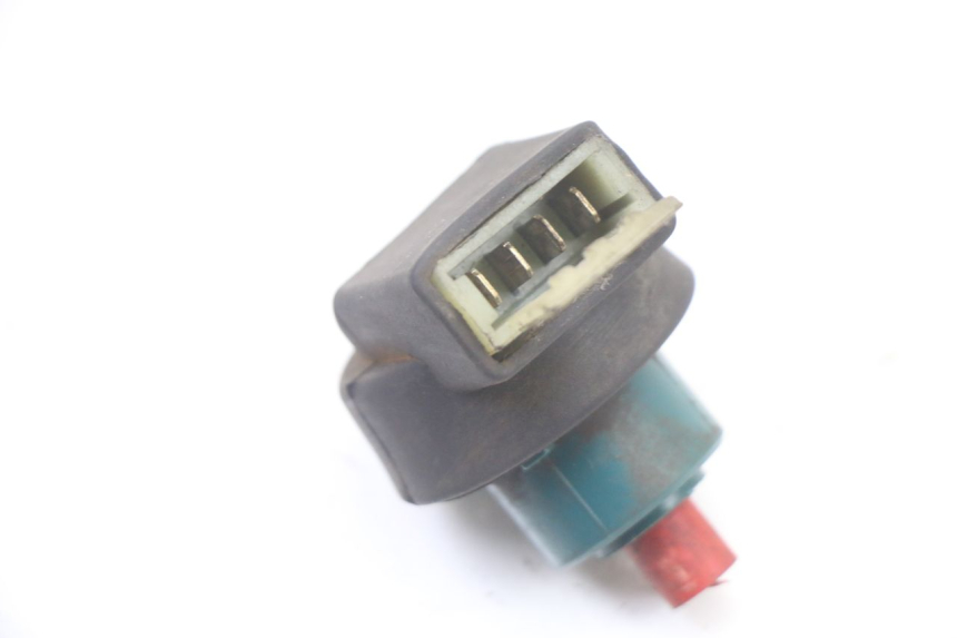 photo de INTERRUPTOR DE ENCENDIDO PIAGGIO VESPA GRANTURISMO 125 (2003 - 2007) - Zoom estado de uso