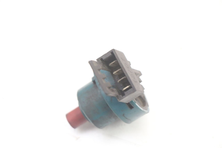 photo de INTERRUPTOR DE ENCENDIDO. PIAGGIO VESPA LX 2T 50 (2005 - 2013) - Primer plano técnico