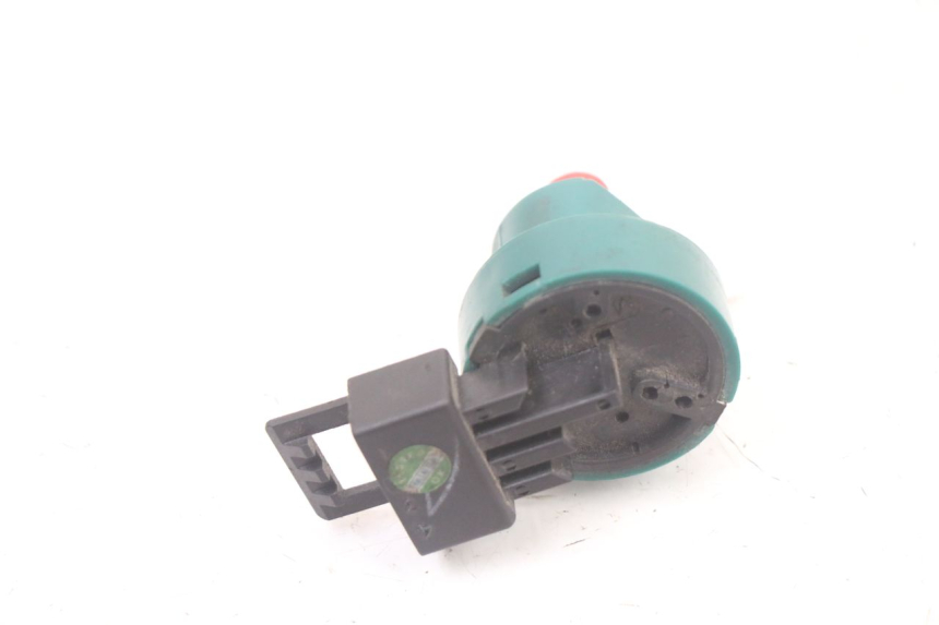 photo de INTERRUPTOR PIAGGIO VESPA LX IE 125 (2010 - 2012) - Primer plano técnico