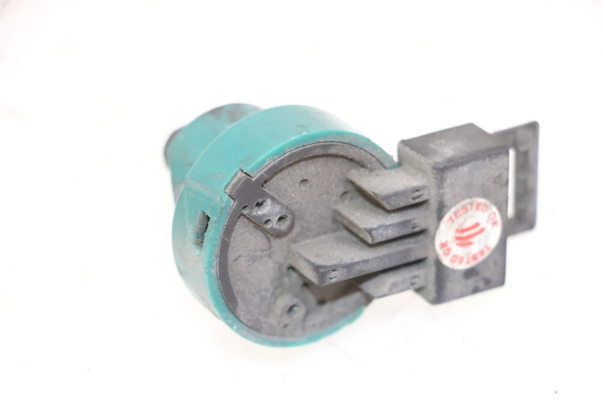 photo de INTERRUPTOR DE ENCENDIDO PIAGGIO VESPA S 2T 50 (2007 - 2014) - Zoom estado de uso