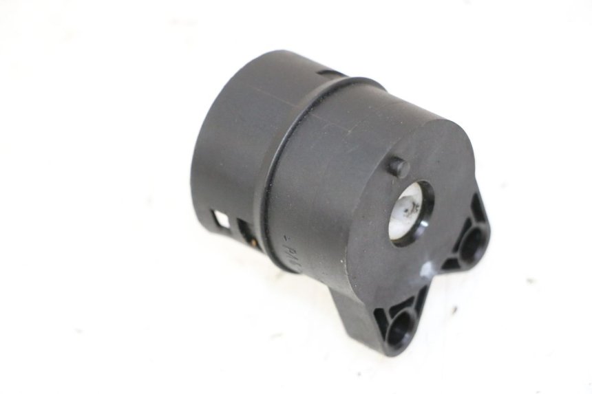 photo de INTERRUPTOR PEUGEOT SATELIS 125 (2006 - 2009) - Otra perspectiva