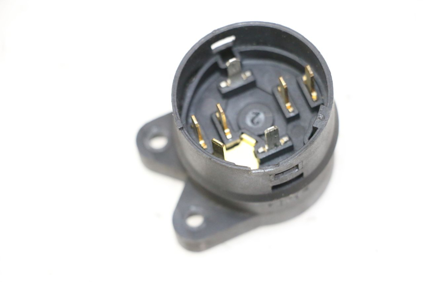 photo de INTERRUPTOR PEUGEOT SATELIS 125 (2006 - 2009) - Primer plano técnico