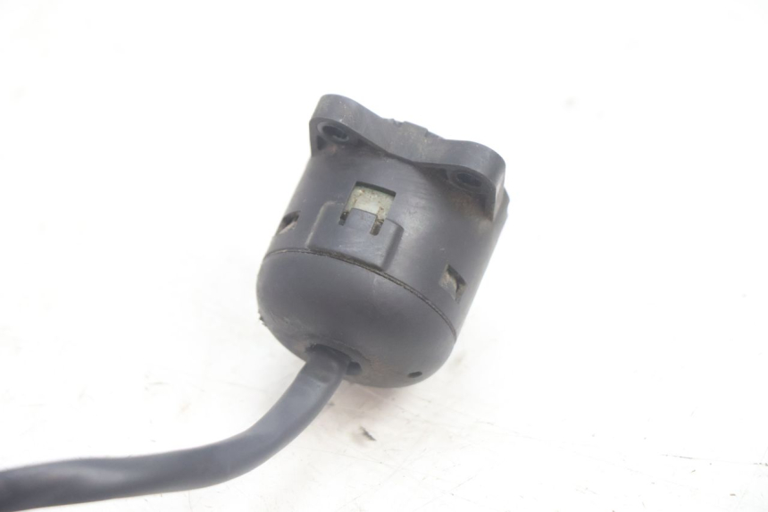 photo de INTERRUPTOR APRILIA SCARABEO GT 125 (1999 - 2007) - Otra perspectiva