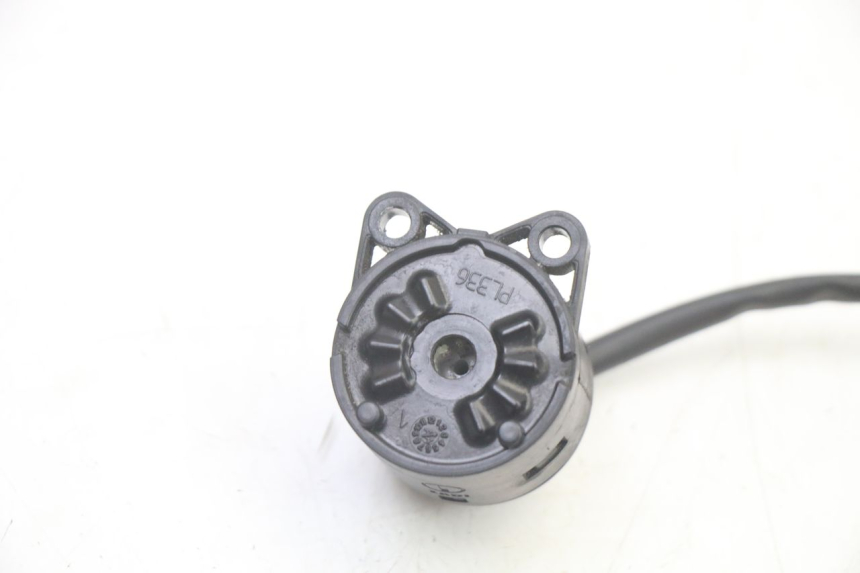 photo de INTERRUPTOR APRILIA SCARABEO GT TOURING 125 (1999 - 2005) - Detalle de la pieza