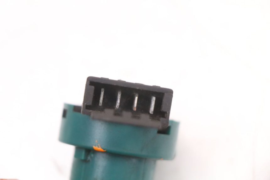 photo de INTERRUPTOR APRILIA SR 2T 50 (2018 - 2022) - Primer plano técnico