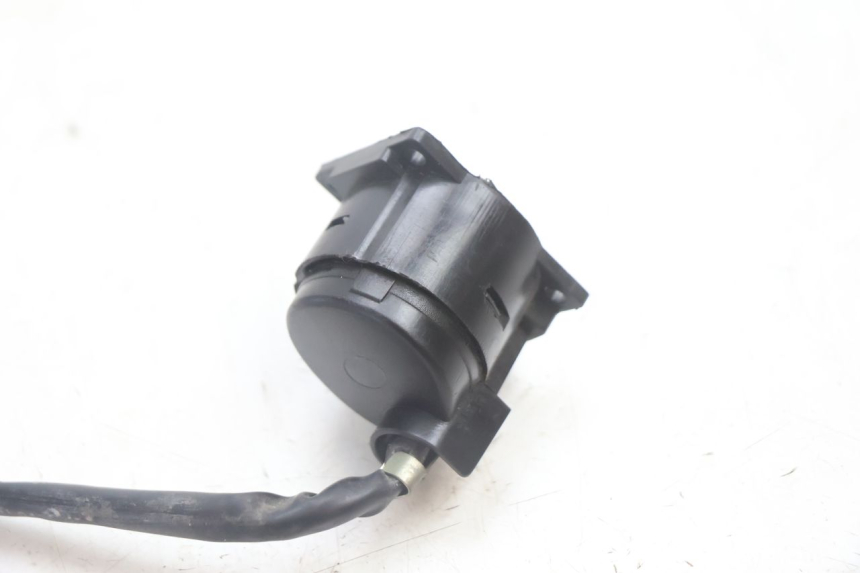 photo de INTERRUPTOR RAZZO STEED 125 (2012 - 2018) - Otra perspectiva