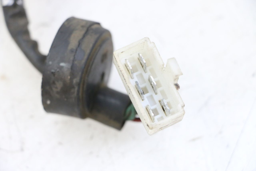 photo de INTERRUPTOR DE ENCENDIDO SYM ORBIT 2 4T 50 (2018 - 2022) - Primer plano técnico