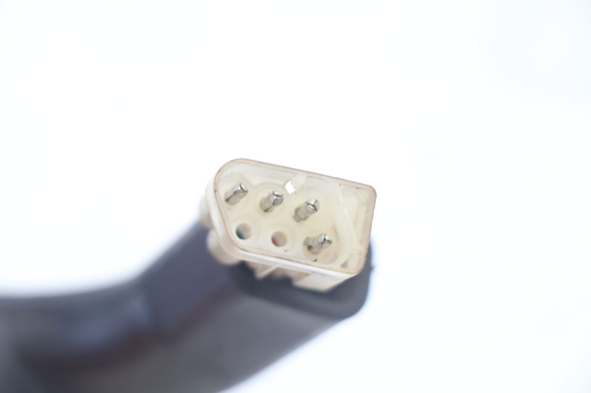 photo de INTERRUPTOR PIAGGIO TYPHOON 50 (1993 - 1999) - Primer plano técnico