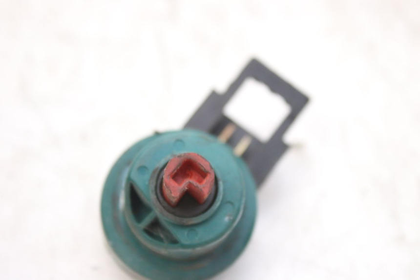 photo de INTERRUPTOR DE ENCENDIDO. PIAGGIO VESPA LX 2T 50 (2005 - 2013) - Zoom estado de uso