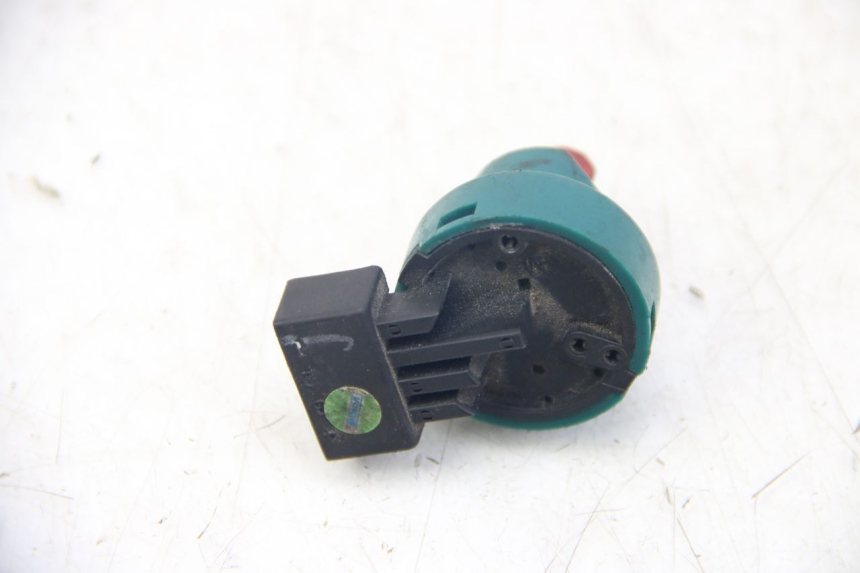 photo de INTERRUPTOR DE ENCENDIDO PIAGGIO VESPA SPRINT 2T 50 (2014 - 2018) - Primer plano técnico