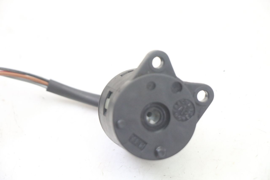 photo de INTERRUPTOR YAMAHA WHY 50 (1998 - 2000) - Zoom estado de uso