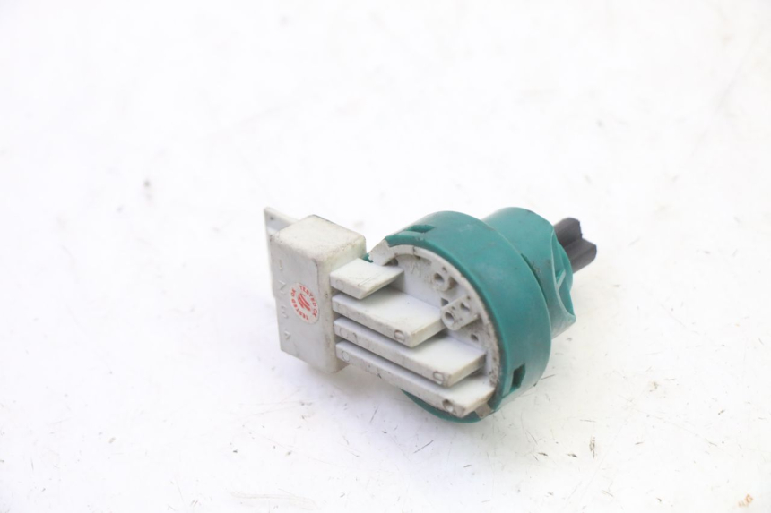 photo de INTERRUPTOR DE ENCENDIDO PIAGGIO X9 EVOLUTION 125 (2003 - 2007) - Zoom estado de uso