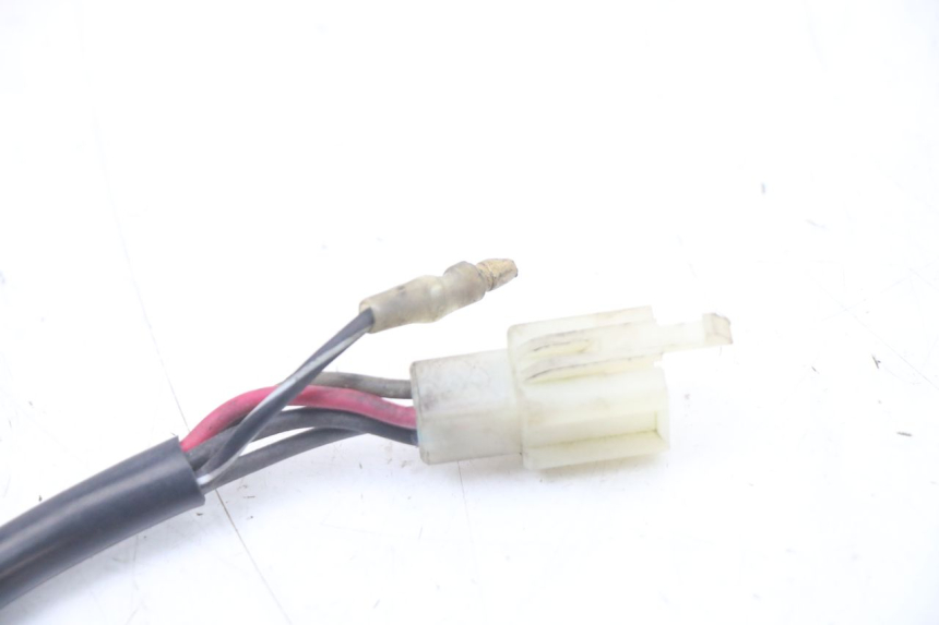 photo de INTERRUPTOR YAMAHA AEROX 50 (1997 - 2006) - Primer plano técnico