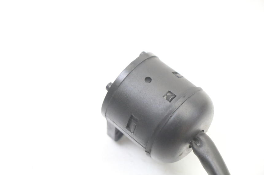 photo de INTERRUPTOR YAMAHA TZR 50 (2008 - 2016) - Primer plano técnico