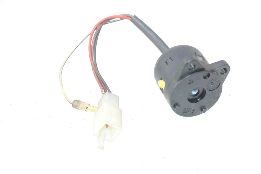 photo de INTERRUPTOR YAMAHA YP MAJESTY 125 (1998 - 2001) - Vista principal