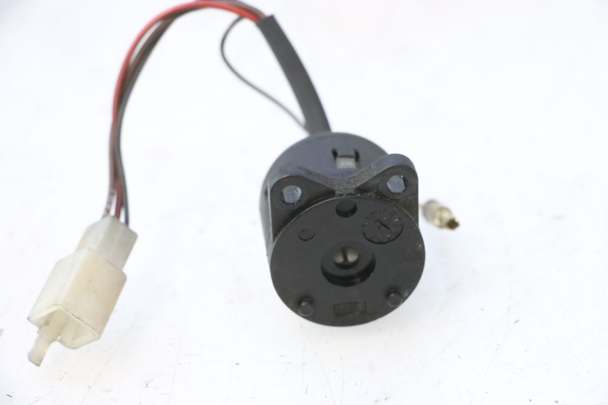 photo de INTERRUPTOR YAMAHA YP MAJESTY 125 (1998 - 2001) - Otra perspectiva