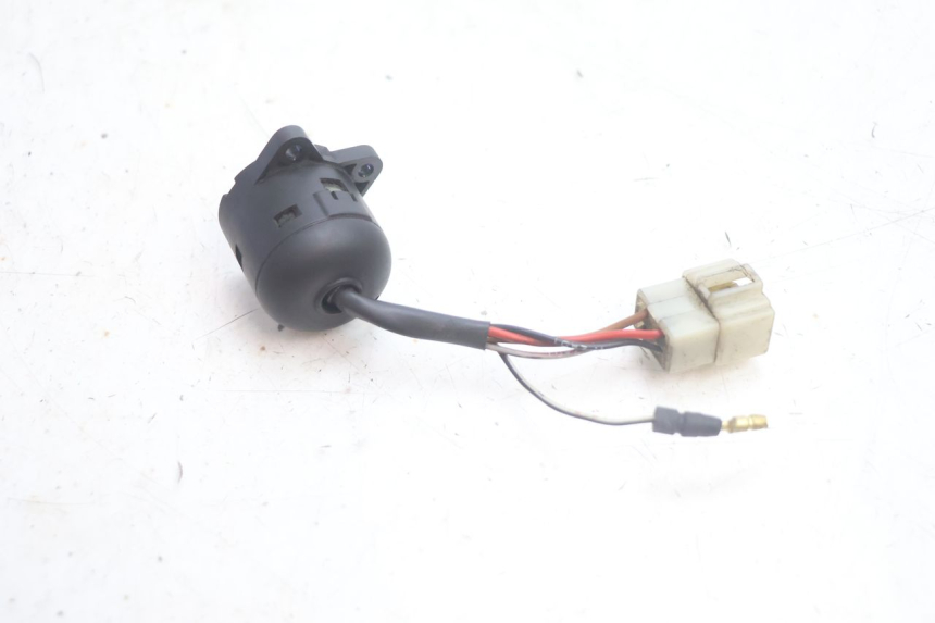 photo de INTERRUPTOR DE ENCENDIDO YAMAHA YP MAJESTY 125 (2002 - 2006) - Otra perspectiva