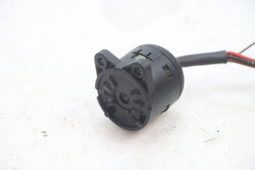 photo de INTERRUPTOR DE ENCENDIDO YAMAHA YP MAJESTY 125 (2002 - 2006) - Detalle de la pieza