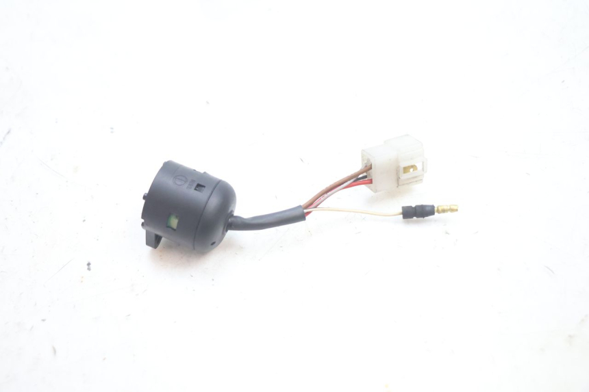 photo de INTERRUPTOR DE ENCENDIDO YAMAHA YP MAJESTY 125 (2002 - 2006) - Otra perspectiva