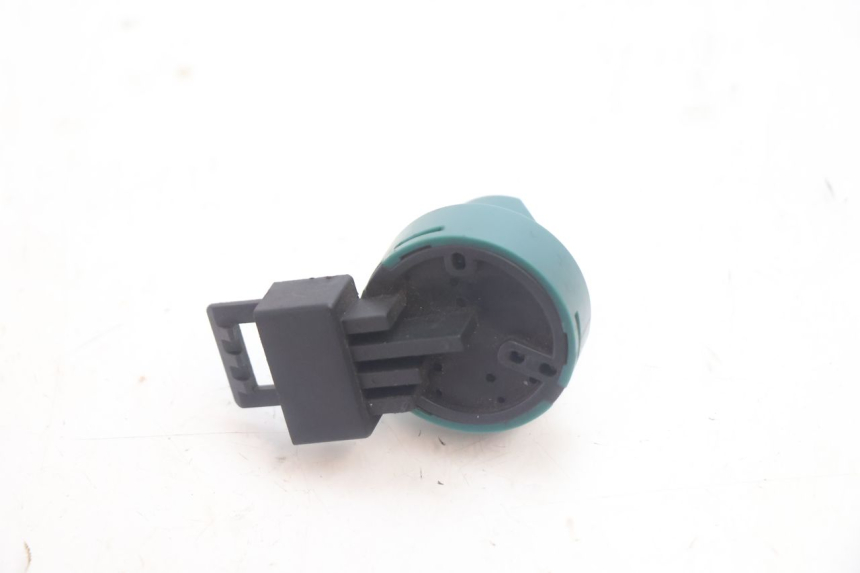 photo de INTERRUPTOR PIAGGIO ZIP 4T 50 (2006 - 2017) - Zoom estado de uso