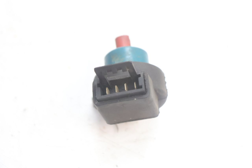 photo de INTERRUPTOR PIAGGIO ZIP IGET 4T 50 (2021 - 2023) - Zoom estado de uso