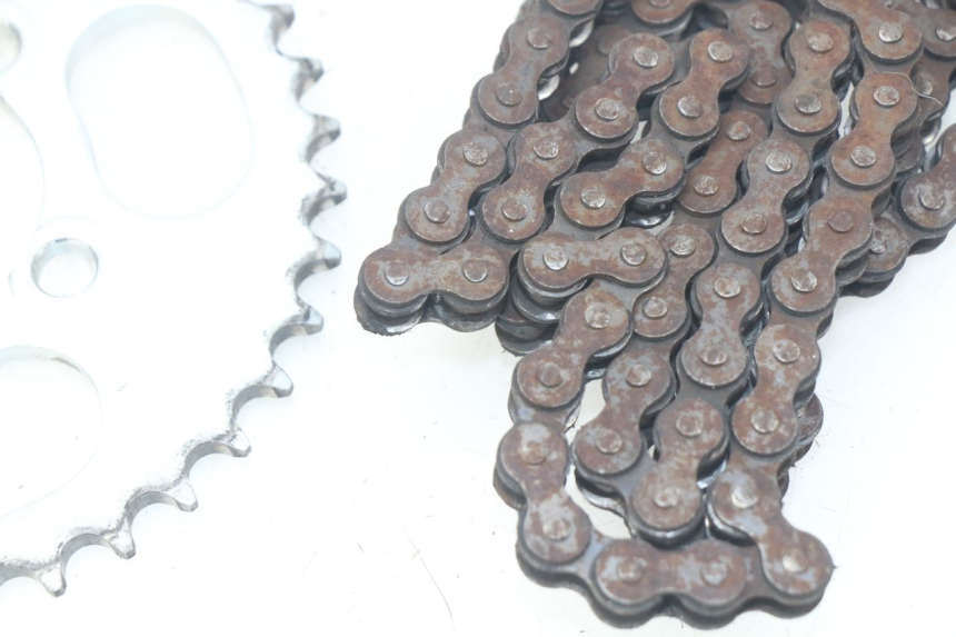 photo de CORONA KAWASAKI KLX 110 (2010 - 2022) - Primer plano técnico