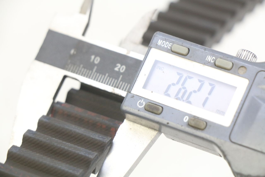 photo de CORREA HONDA FJS SILVERWING SILVER WING 400 (2009 - 2016) - Detalle de la pieza