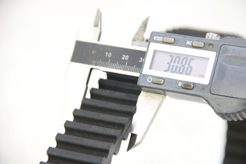 photo de CORREA YAMAHA XP T-MAX TMAX 500 (2004 - 2007) - Detalle de la pieza