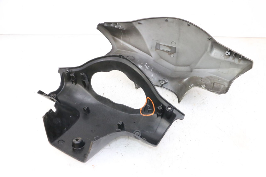 photo de TAPA MANILLAR KYMCO AGILITY 4T 50 (2005 - 2018) - Detalle de la pieza