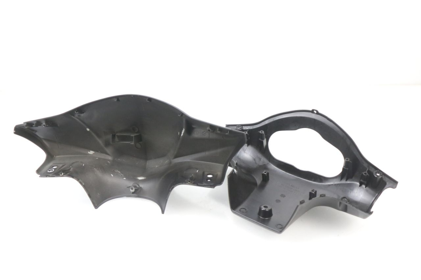 photo de TAPA MANILLAR KYMCO AGILITY PREMIUM 50 (2007 - 2010) - Estado de la superficie y material