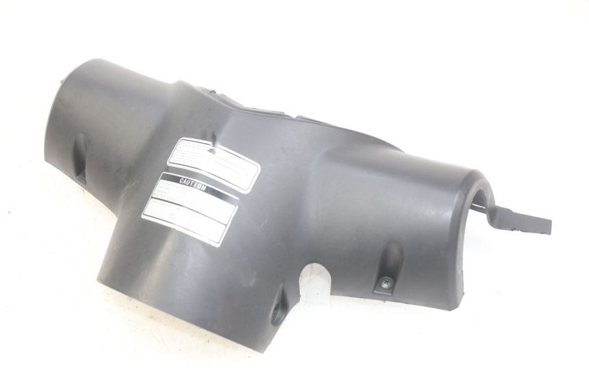 photo de CUBIERTA DE MANILLAR TRASERO. KYMCO AGILITY 16+ 4T 50 (2018 - 2023) - Primer plano técnico