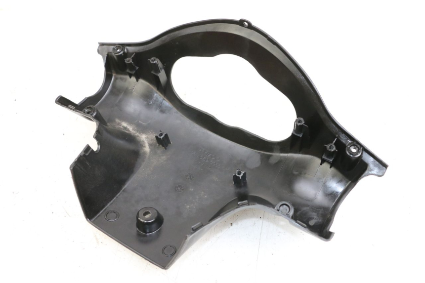 photo de CUBIERTA DE MANILLAR TRASERO KYMCO AGILITY 4T 50 (2005 - 2018) - Primer plano técnico