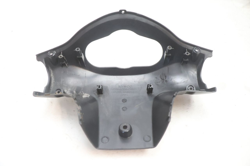 photo de CUBIERTA DE MANILLAR TRASERO KYMCO AGILITY 4T 50 (2005 - 2018) - Primer plano técnico
