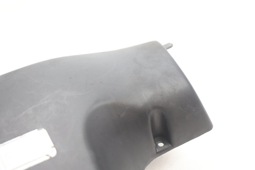 photo de CUBIERTA DE MANILLAR TRASERO KYMCO AGILITY 4T 50 (2005 - 2018) - Primer plano técnico