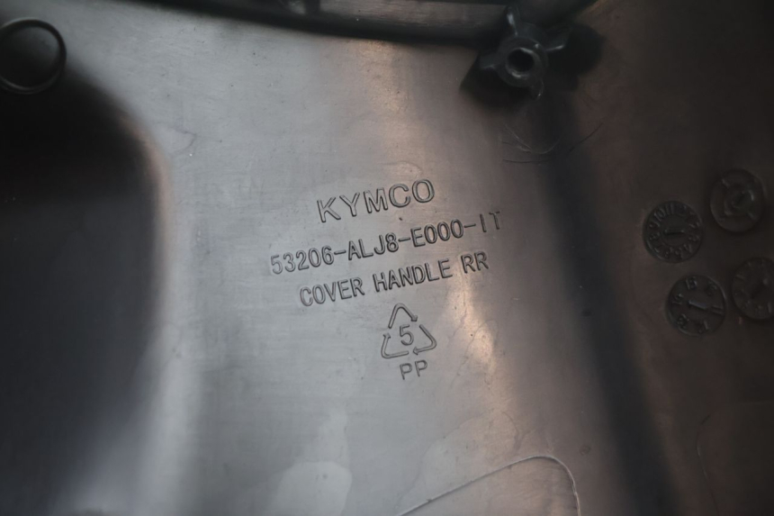 photo de CUBIERTA DE MANILLAR TRASERO KYMCO AGILITY CITY 2T 50 (2008 - 2016) - Estado de la superficie y material
