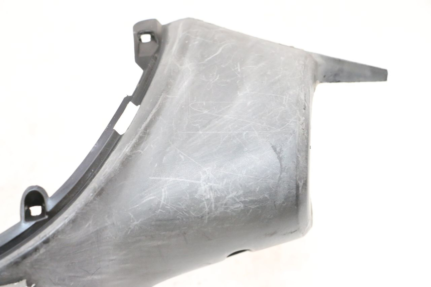 photo de TAPA MANILLAR DELANTERO KYMCO AGILITY CITY 4T 50 (2008 - 2016) - Primer plano técnico